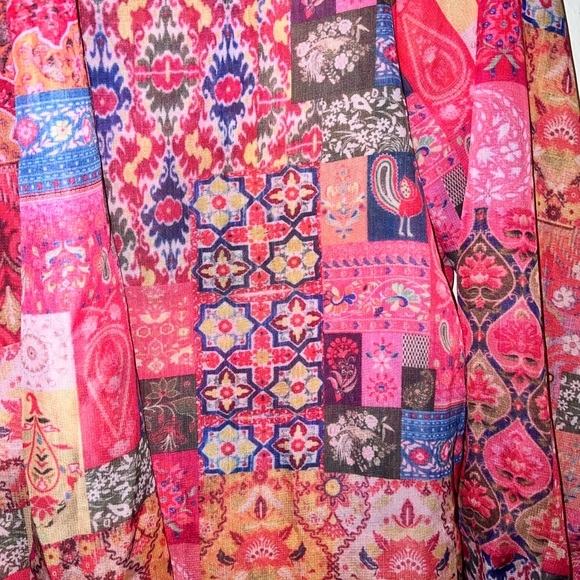 Multi-color blouse with bow 🎀 - Picture 4 of 4